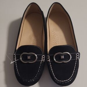 Liz Claiborne Black Loafers with Silver Buckle Detail Size 7 Womens